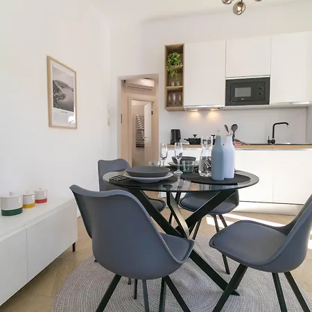 Apartment Welcomely - River